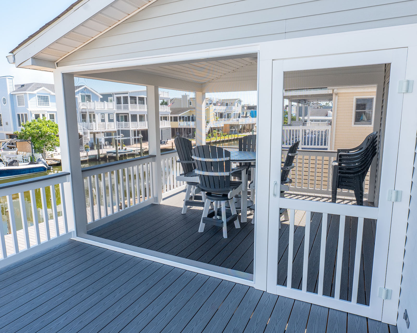 Outdoor patio and deck space