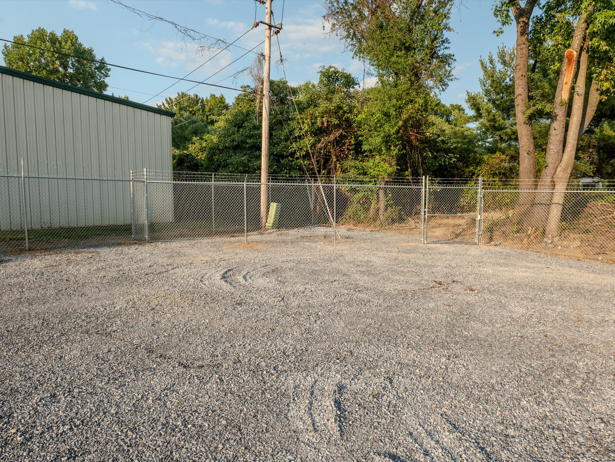 Commercial chain link fence 84 Lumber Yard Delaware