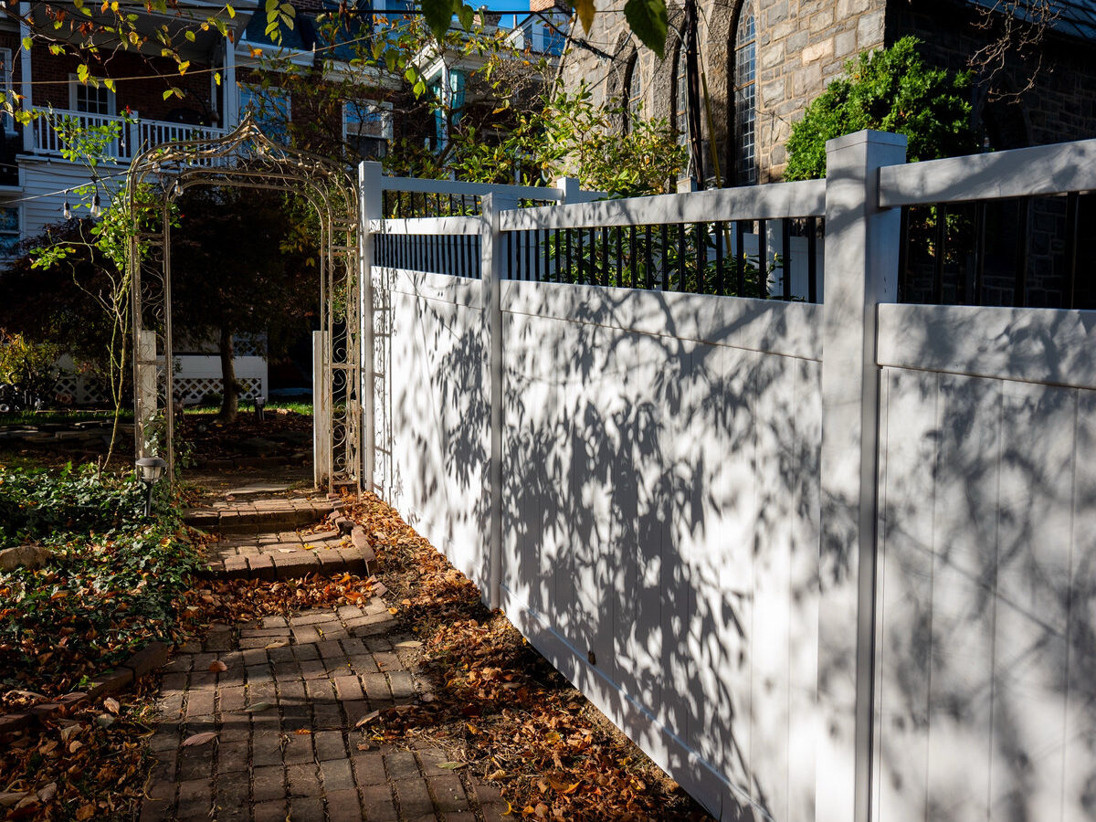 White vinyl fence Broom Street Wilmington Delaware