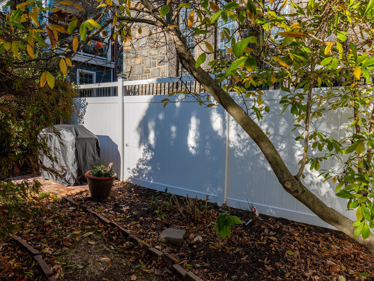 White vinyl fence Broom Street Wilmington Delaware