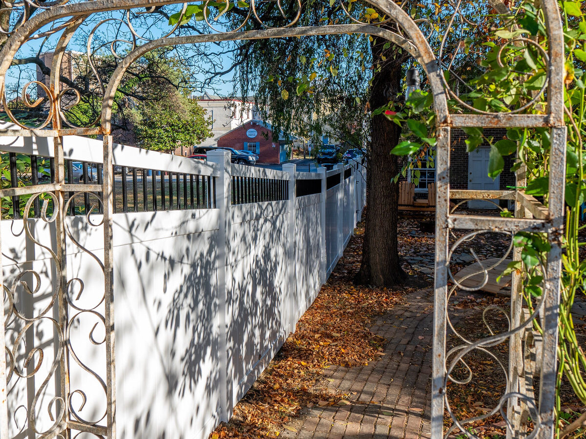 White vinyl fence Broom Street Wilmington Delaware