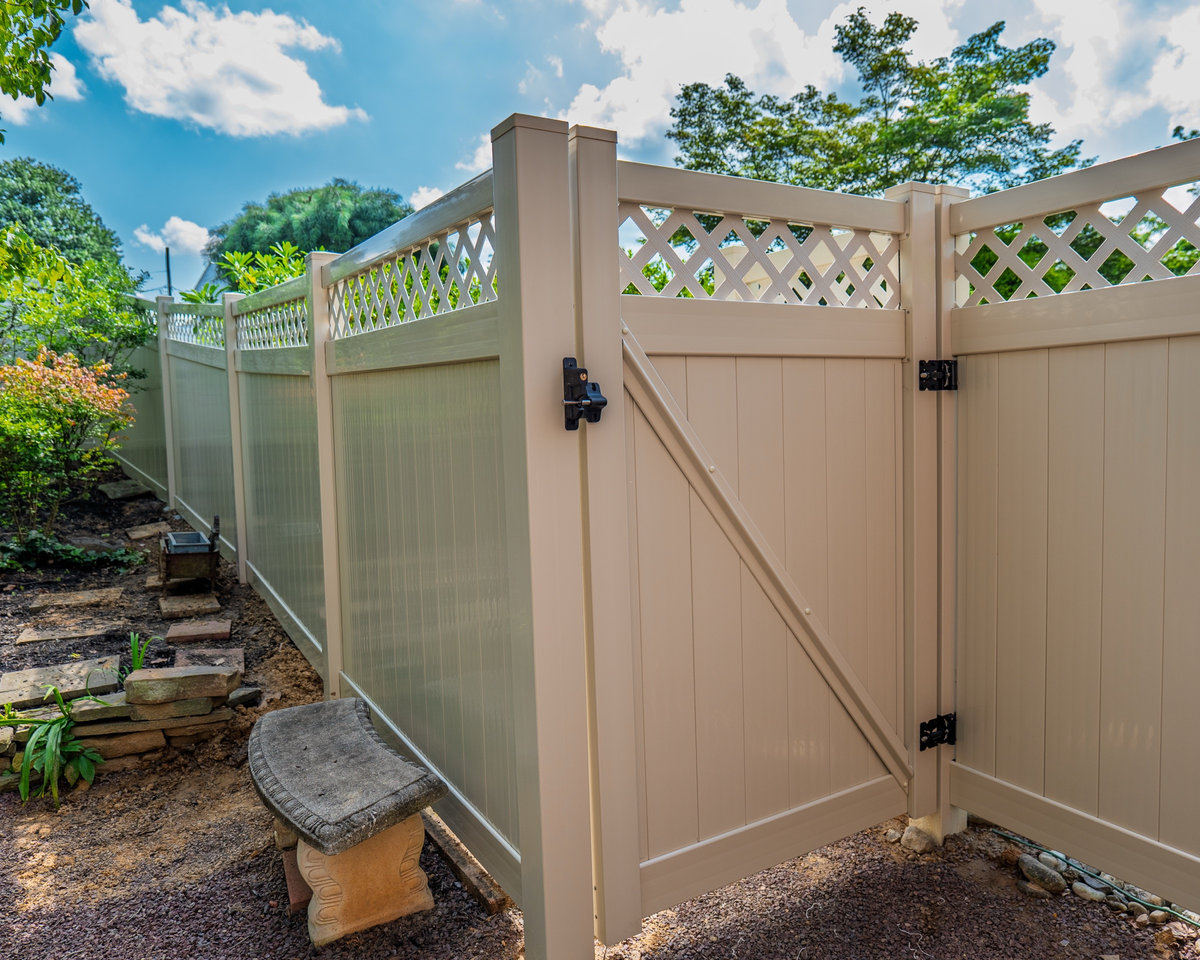 White vinyl privacy fence Delaware