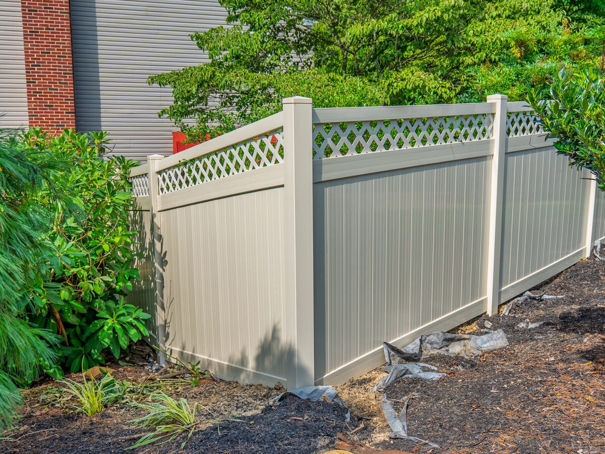 White vinyl privacy fence Delaware