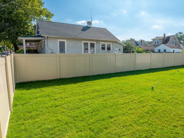 Brandywine Vinyl Fence – 1