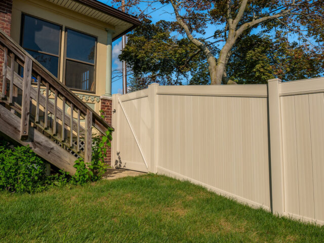 Brandywine Vinyl Fence – 3