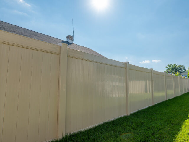 Brandywine Vinyl Fence – 4