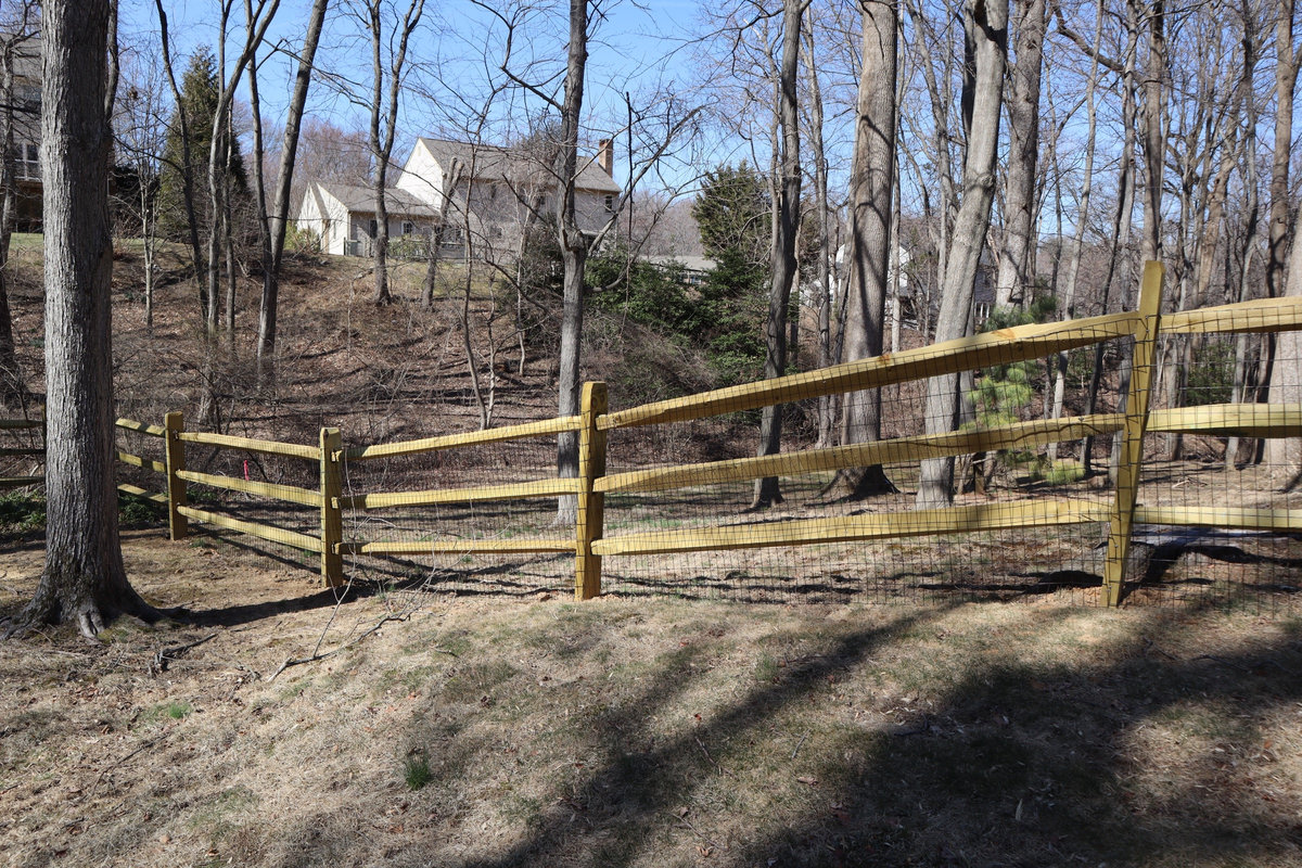 Wood fence Deer Track Lane Delaware