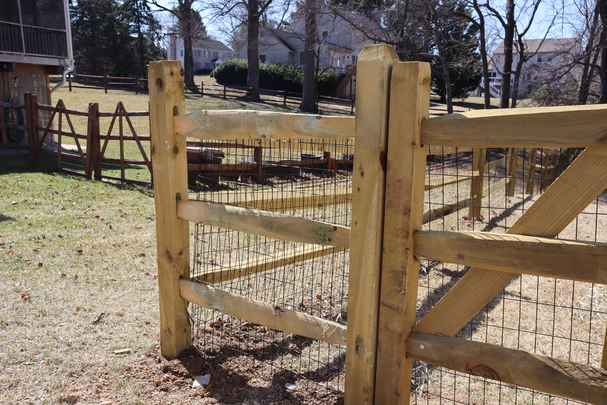 Wood fence Deer Track Lane Delaware