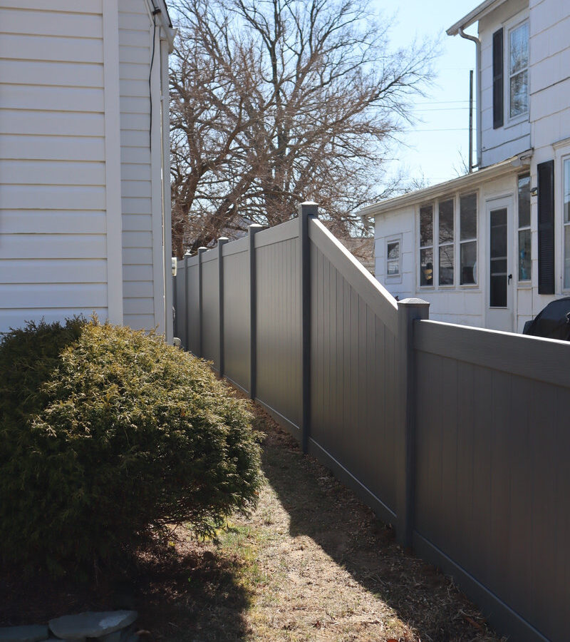 White vinyl fence Maple Avenue Delaware