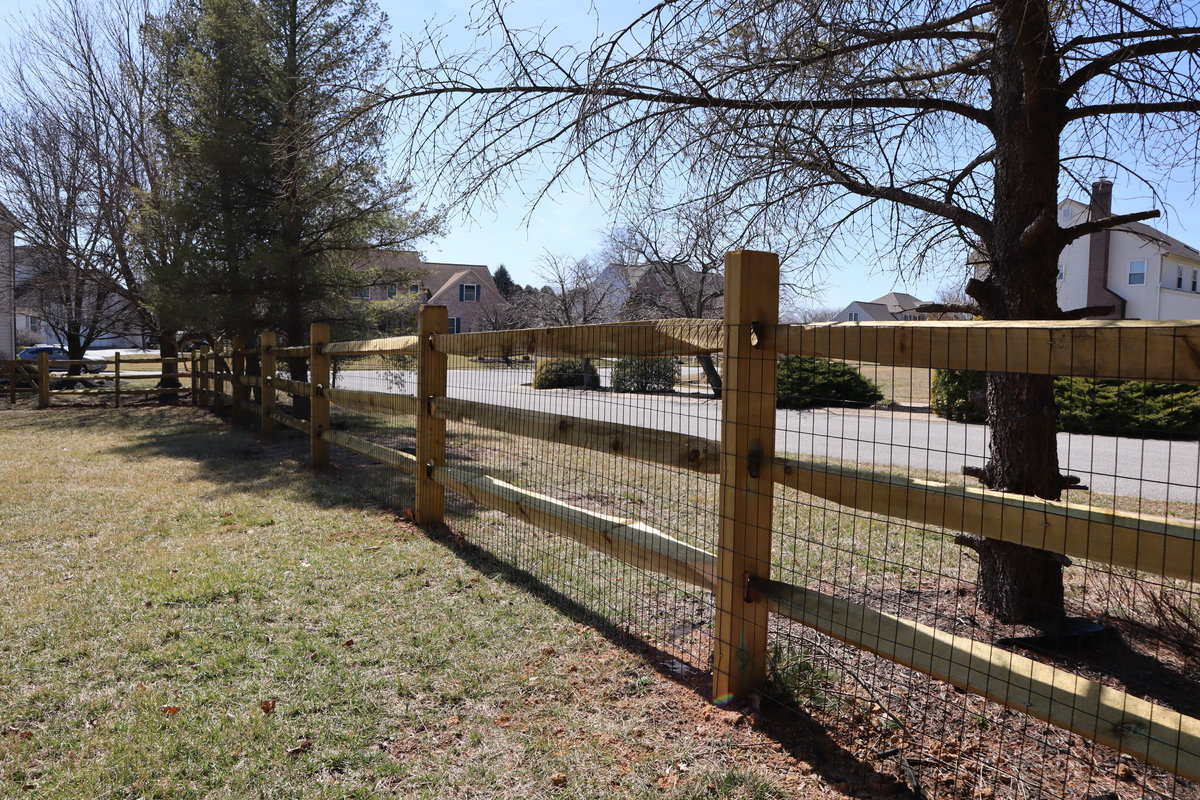 Cedar wood fence Westridge Drive Delaware
