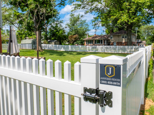 Keely Vinyl Fence – 2