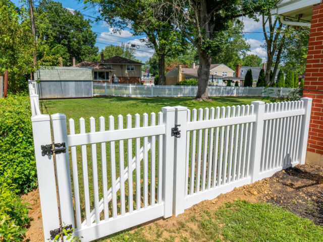 Keely Vinyl Fence – 5