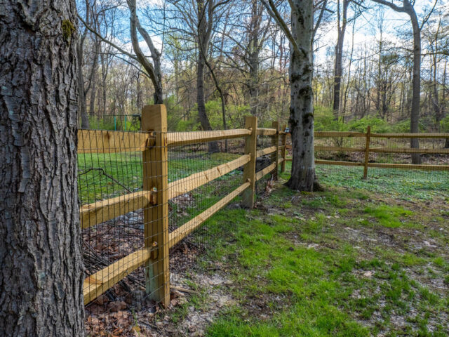 Bulk Wood Fence – 1