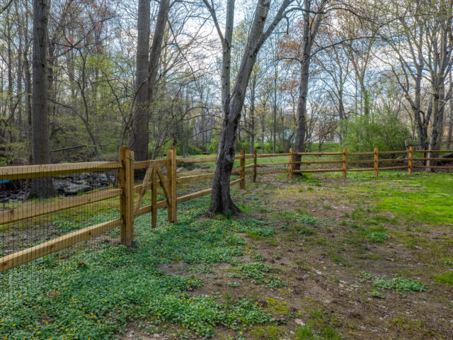 Bulk Wood Fence – 3