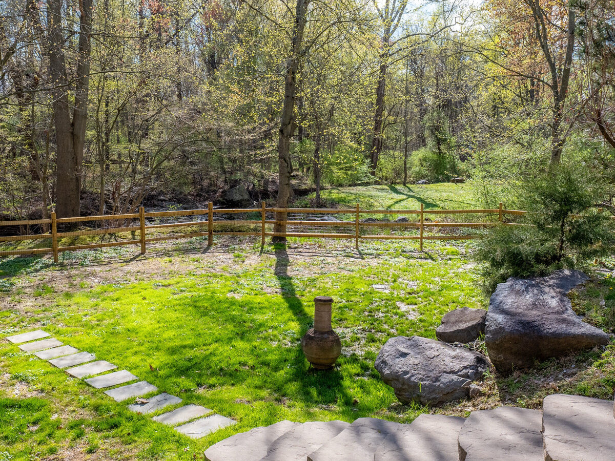 Cedar privacy fence Delaware
