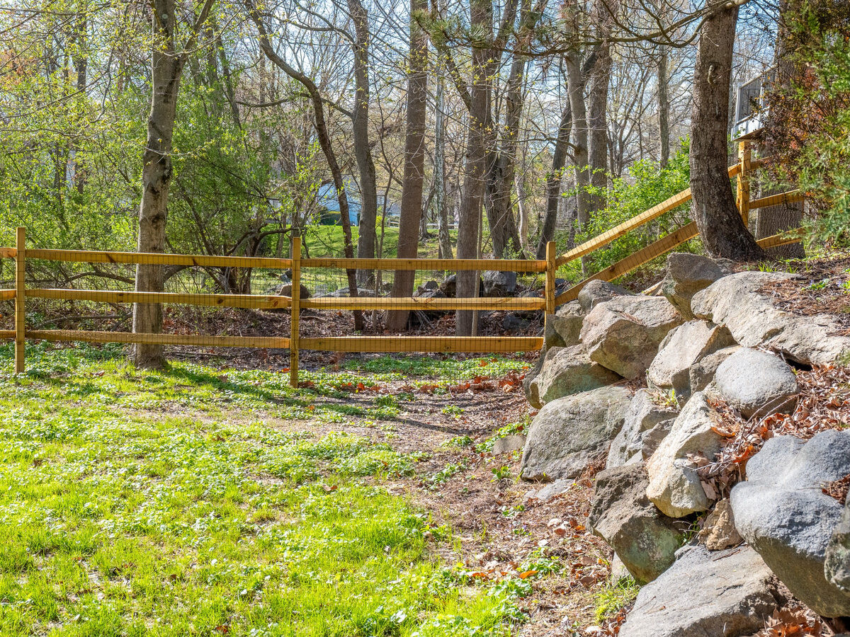 Cedar privacy fence Delaware