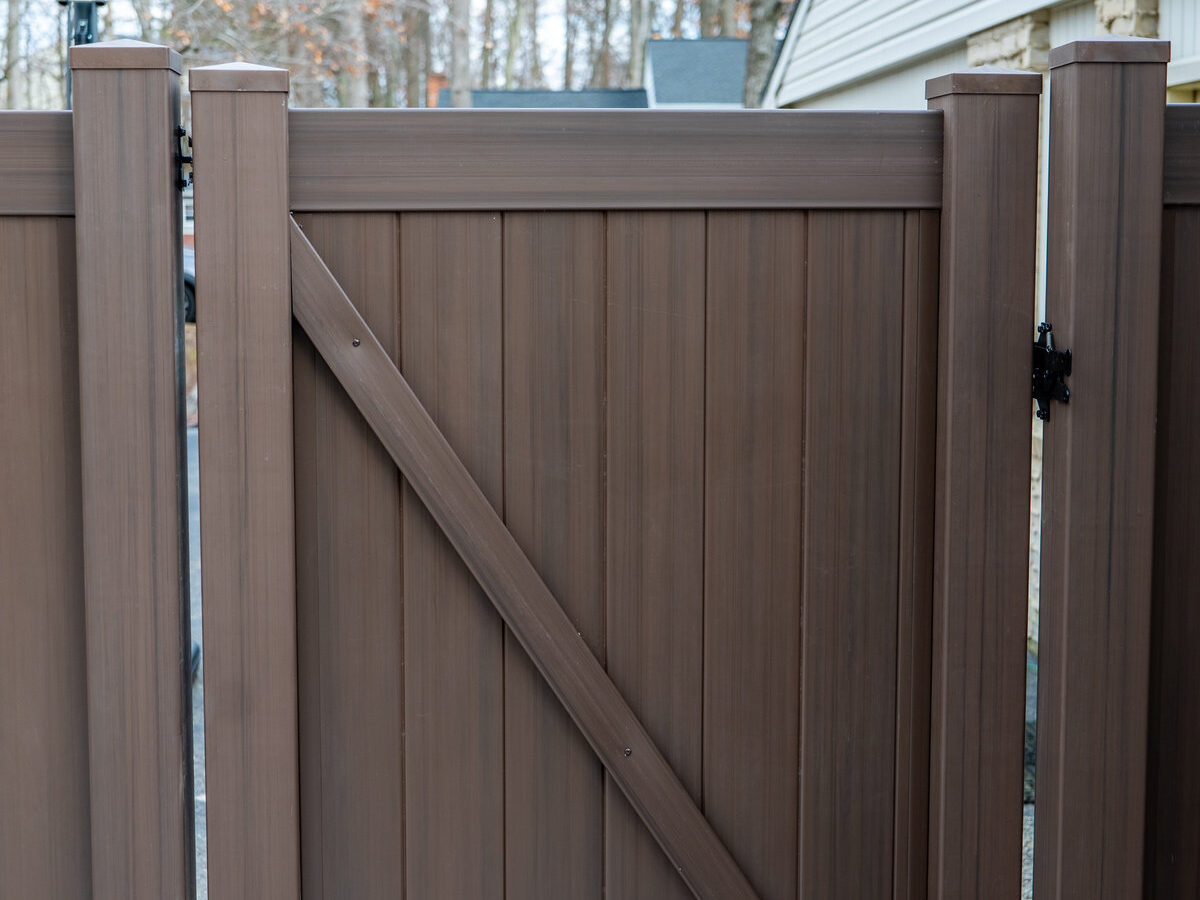 Wood privacy fence Delaware