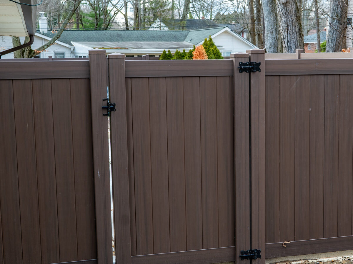 Wood privacy fence Delaware