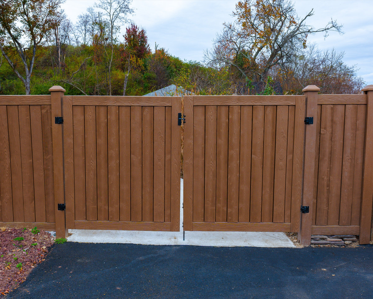 White vinyl fence Middletown Delaware