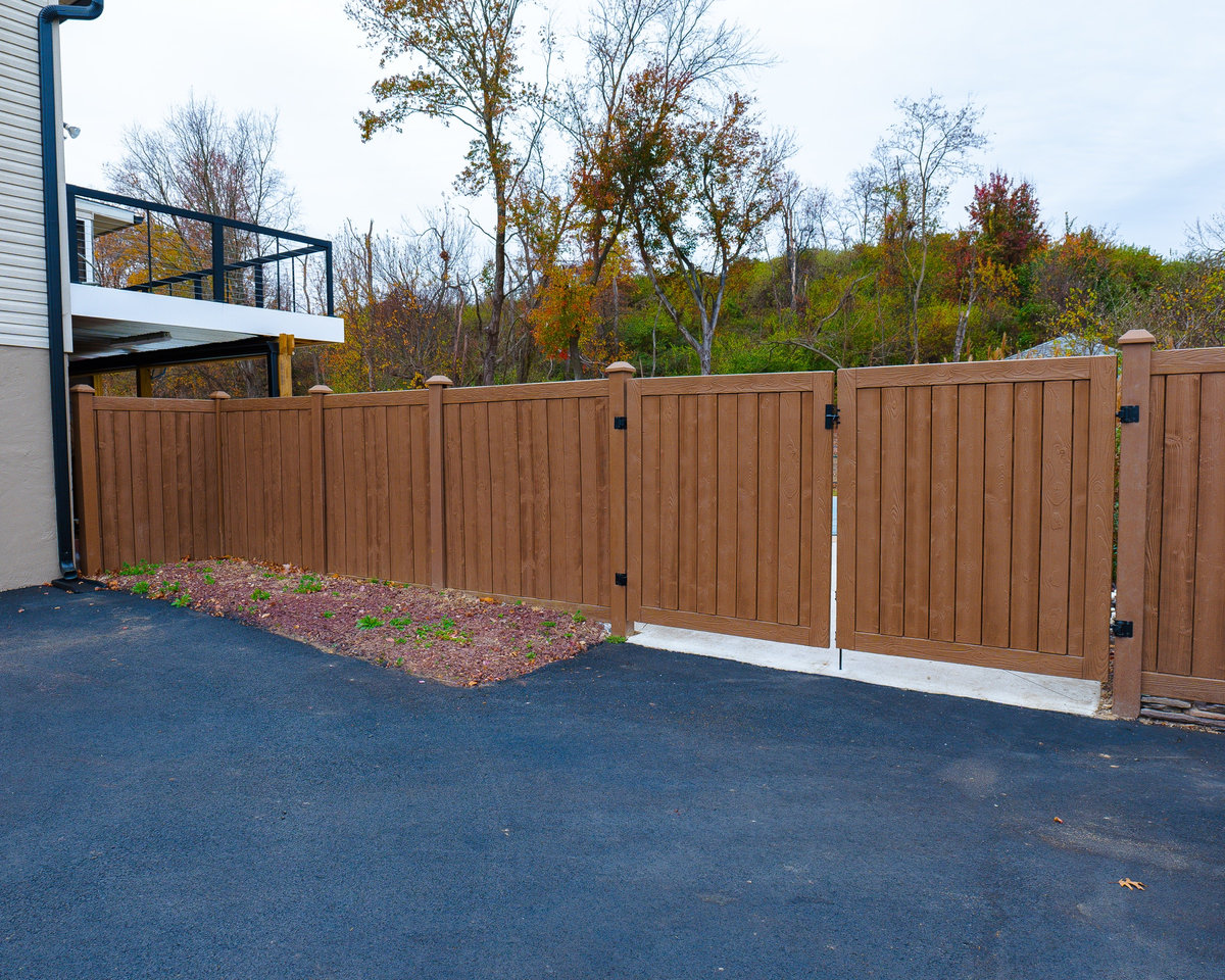 White vinyl fence Middletown Delaware