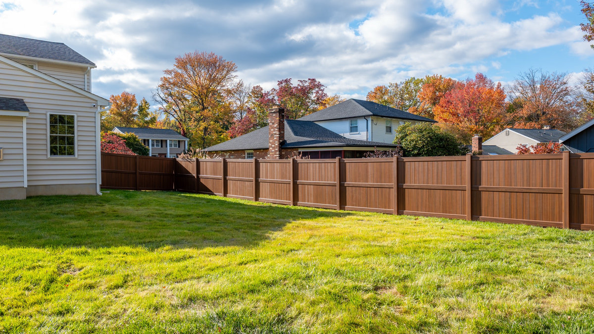 Mocha walnut vinyl fence Delaware
