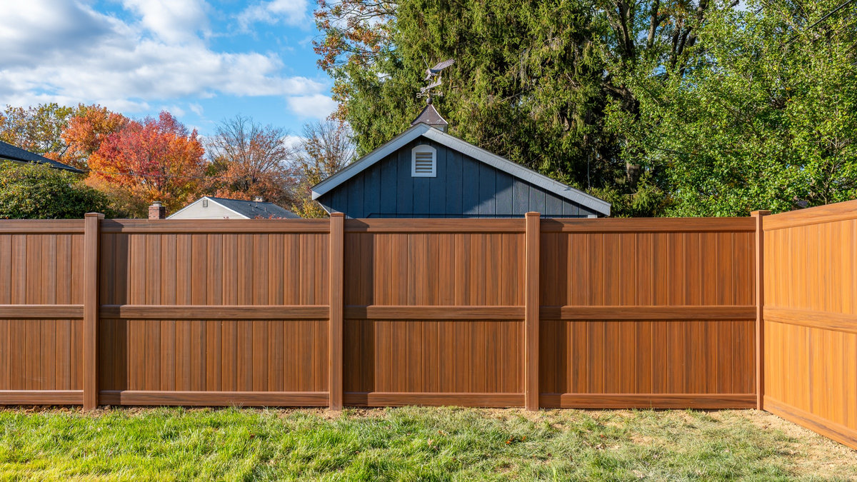 Mocha walnut vinyl fence Delaware