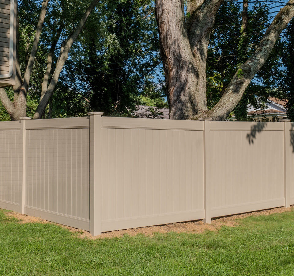 Tan vinyl fence neighbors Delaware