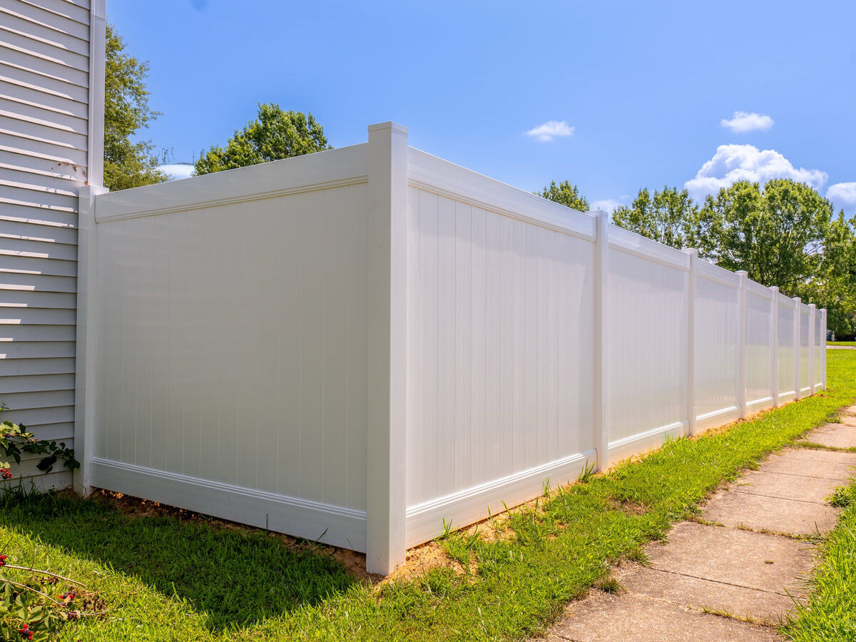 White vinyl privacy fence Delaware