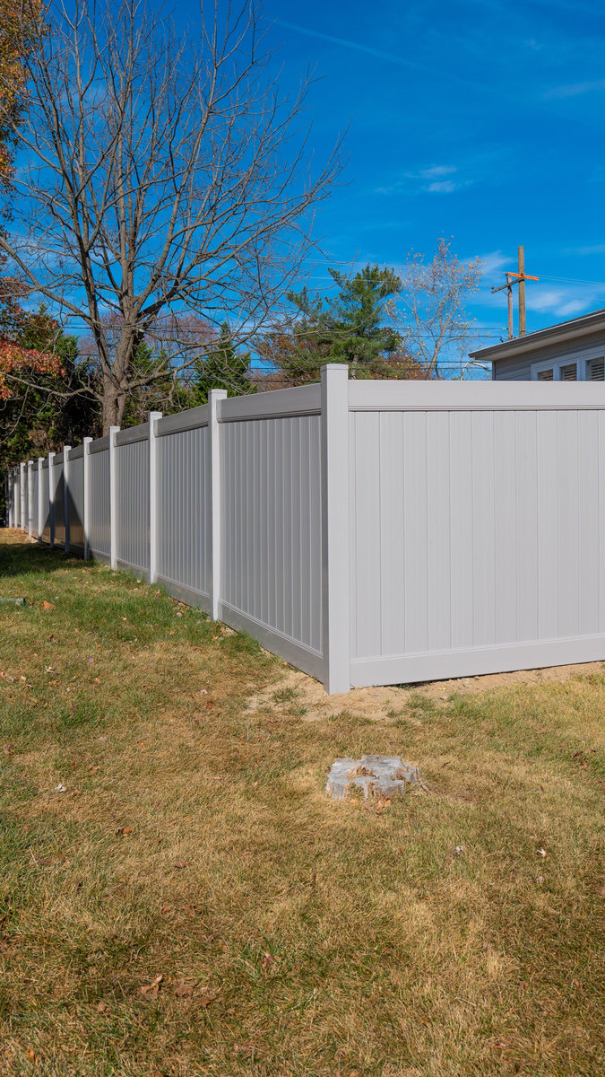 White vinyl fence Robscott Turn Newark Delaware