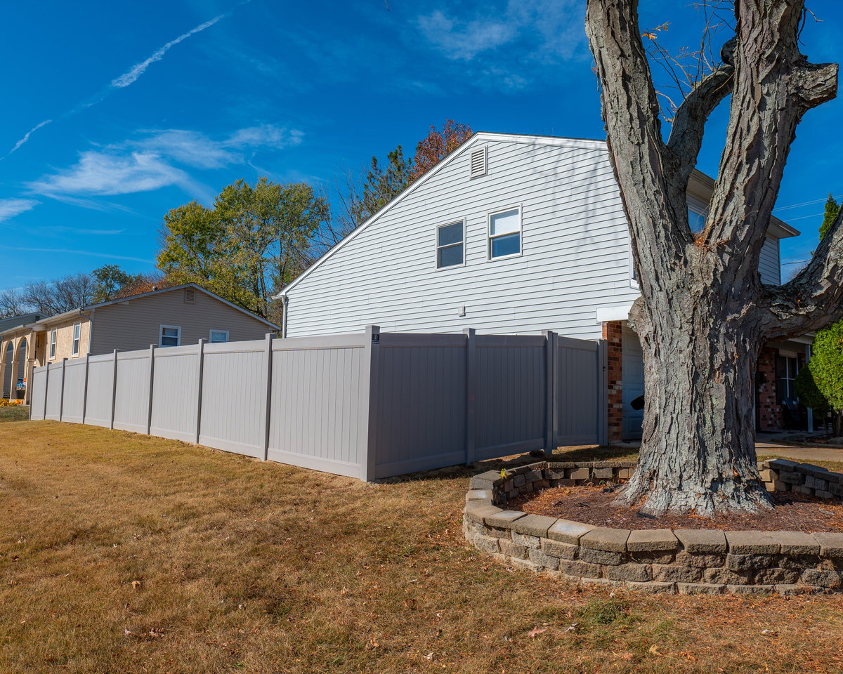 White vinyl fence Robscott Turn Newark Delaware
