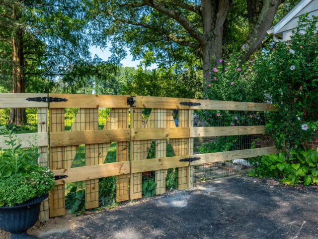 Short Wood Fence – 1