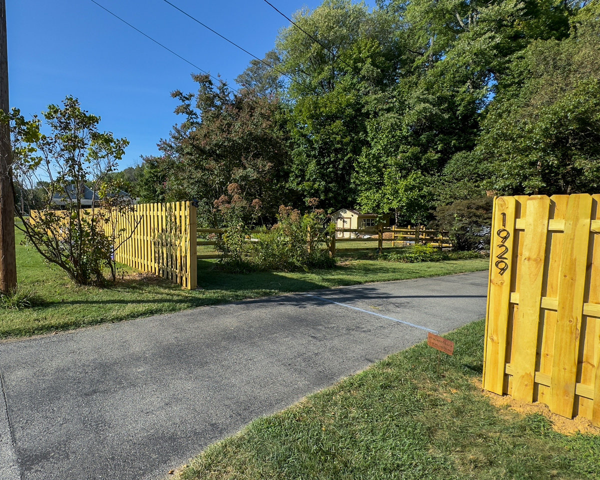 Wood fence Silverside Road Delaware
