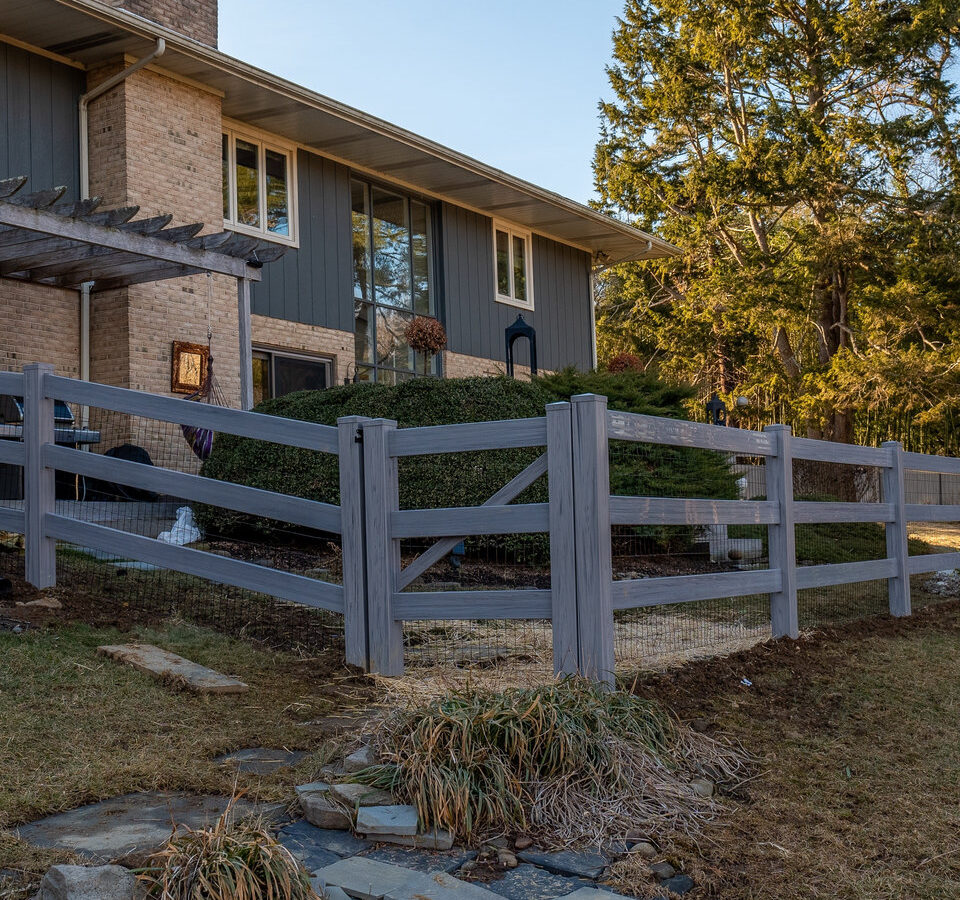 White vinyl fence Stargatt Delaware
