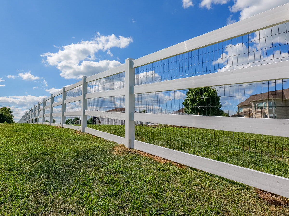 Vinyl split rail fence Chesapeake Delaware