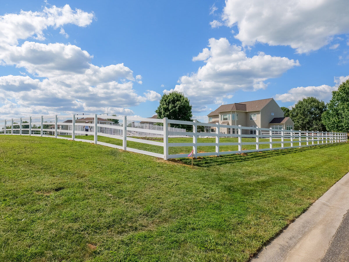 Vinyl split rail fence Chesapeake Delaware