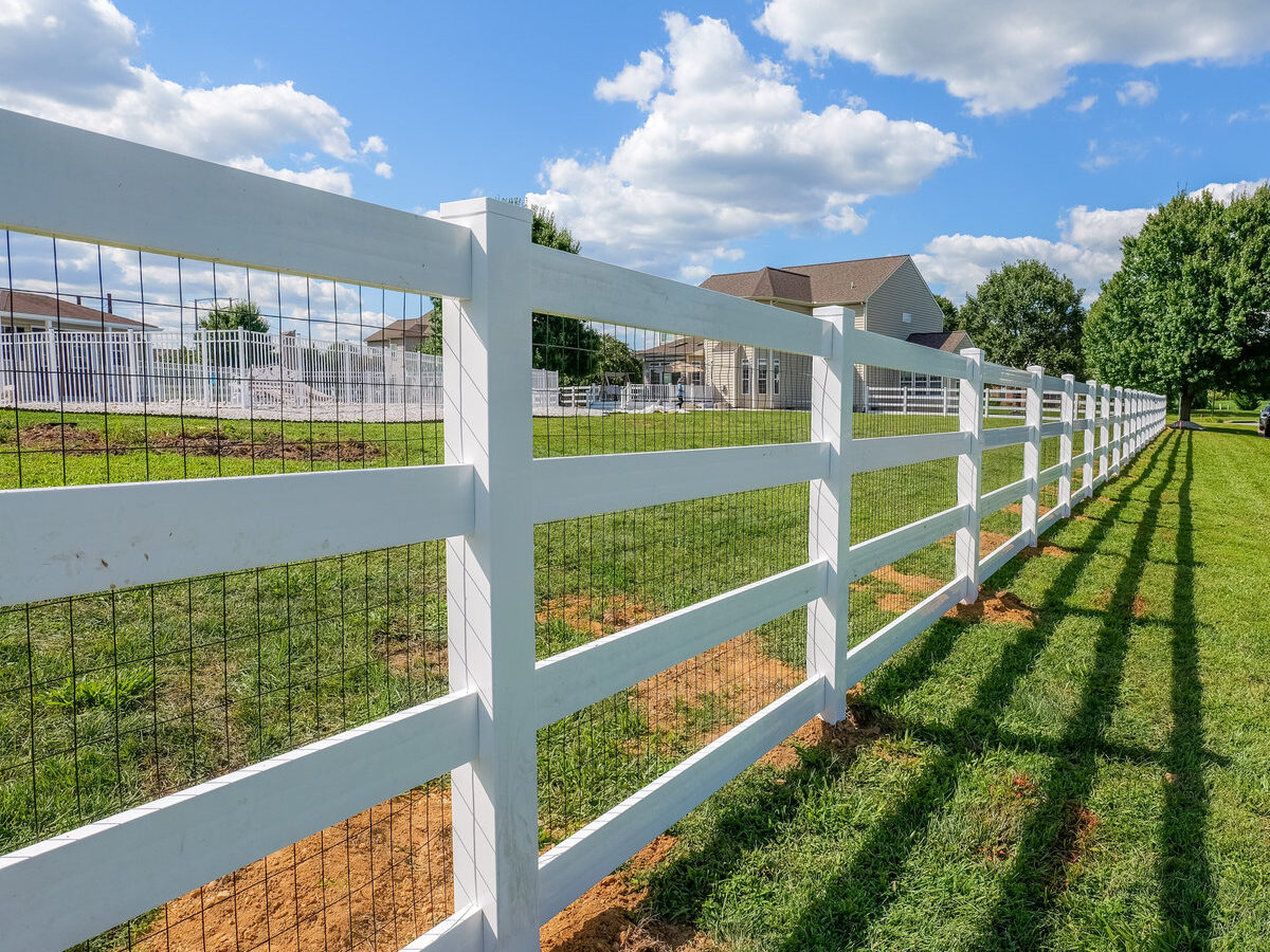 Vinyl split rail fence Chesapeake Delaware