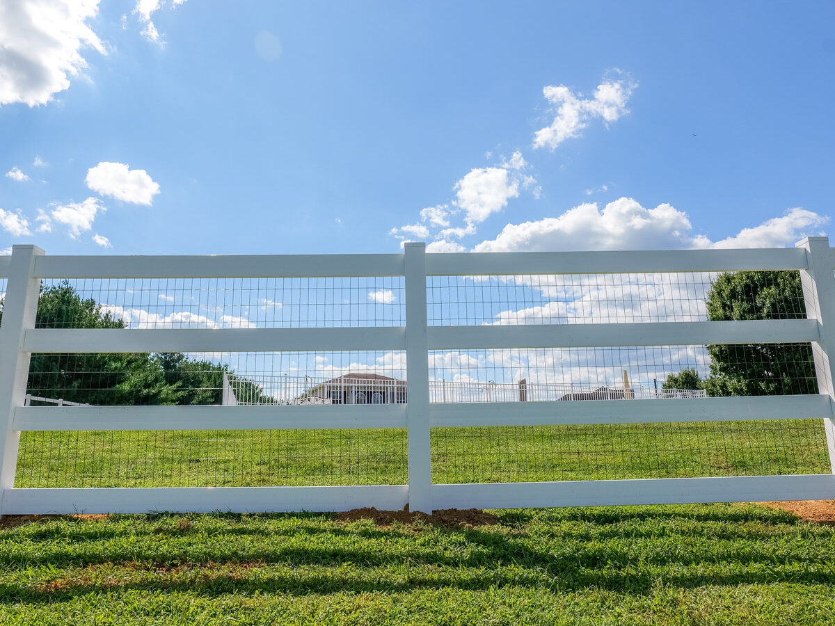 Vinyl split rail fence Chesapeake Delaware
