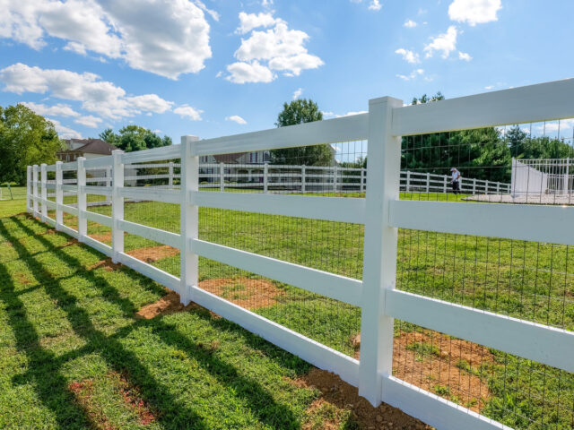 Vinyl split rail fence Chesapeake Delaware