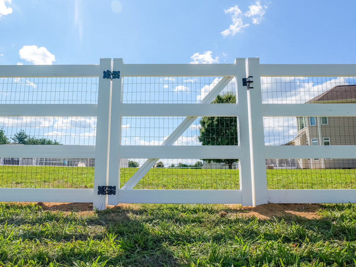 Vinyl split rail fence Chesapeake Delaware