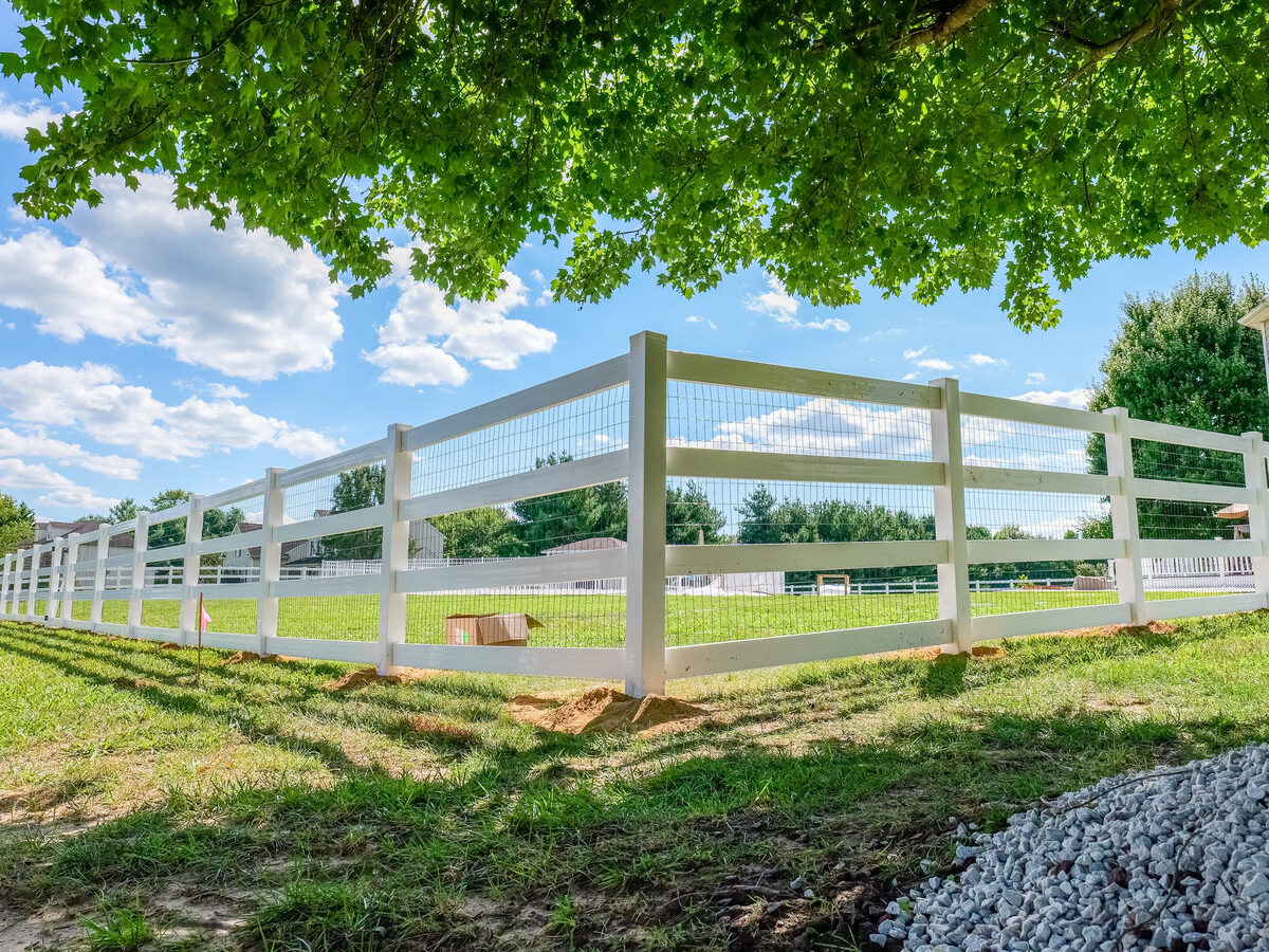 Vinyl split rail fence Chesapeake Delaware