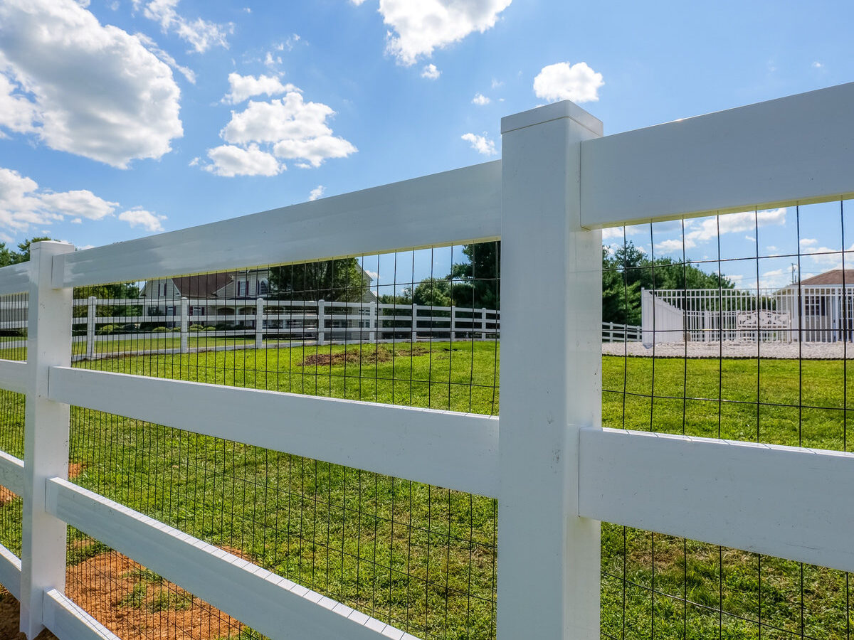 Vinyl split rail fence Chesapeake Delaware