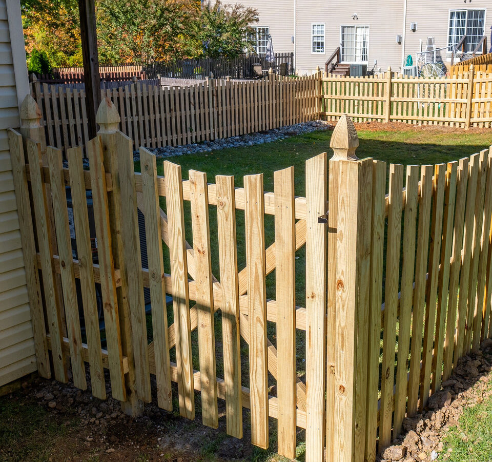 Custom wood fence Delaware
